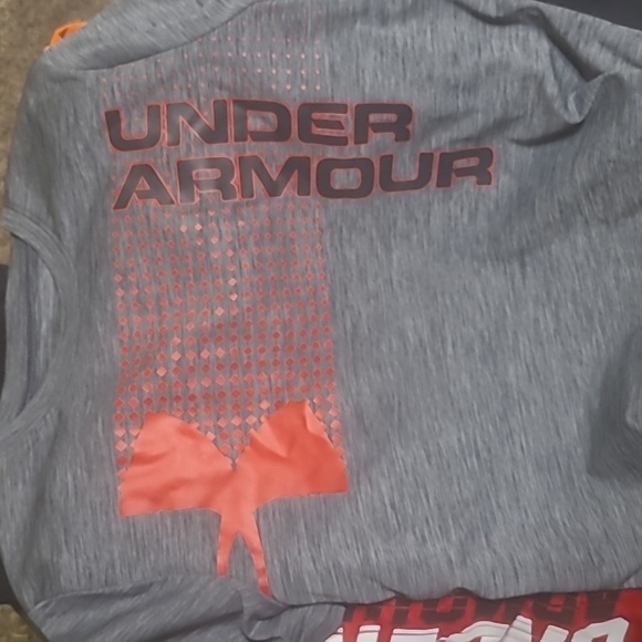 🚚📦 Ready to ship BOY'S BOX! Size large Nike & Under Armour! - Picture 2 of 6